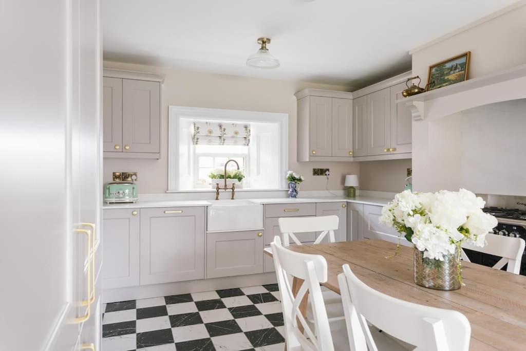The Farmhouse At Corrstown Village พอร์ตรัช ภายนอก รูปภาพ